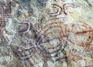 « Aliens » de peintures rupestres realisees il y a des milliers d’annees