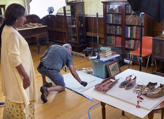 Le musee du Massachusetts restitue des artefacts de Wounded Knee aux tribus sioux