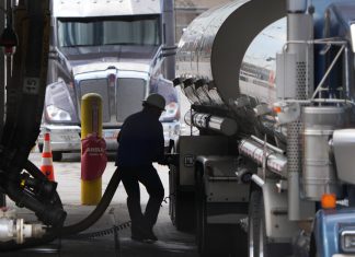 Le prix du diesel, qui alimente l’economie, continue d’augmenter