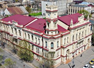 Les forces ukrainiennes reconquierent la region de Kherson, mais la Russie aurait pille sa collection d’art